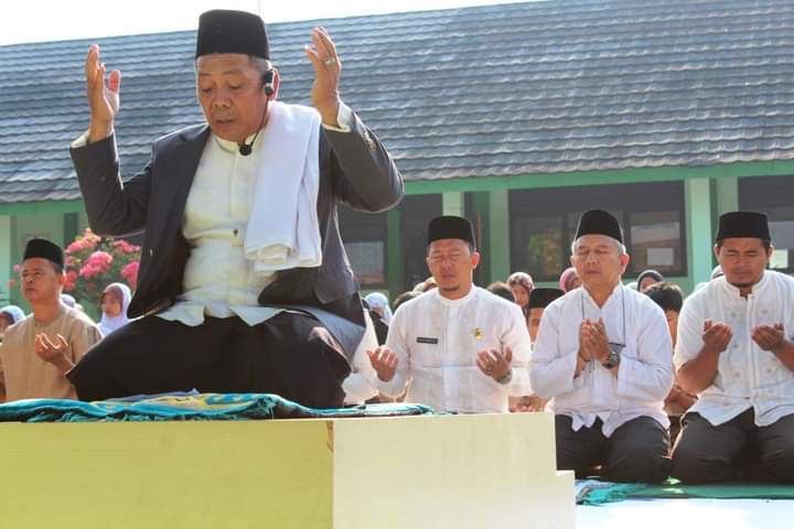 Siswa MTsN 01 OKU Selatan Gelar Shalat Istisqo