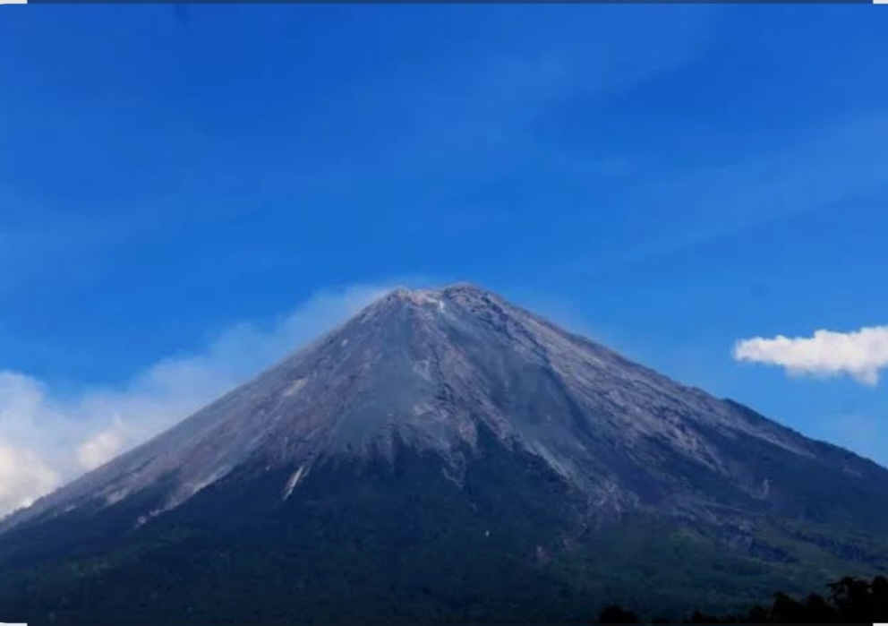 Gunung Semeru Kembali Erupsi, Status Waspada Tetap Berlaku