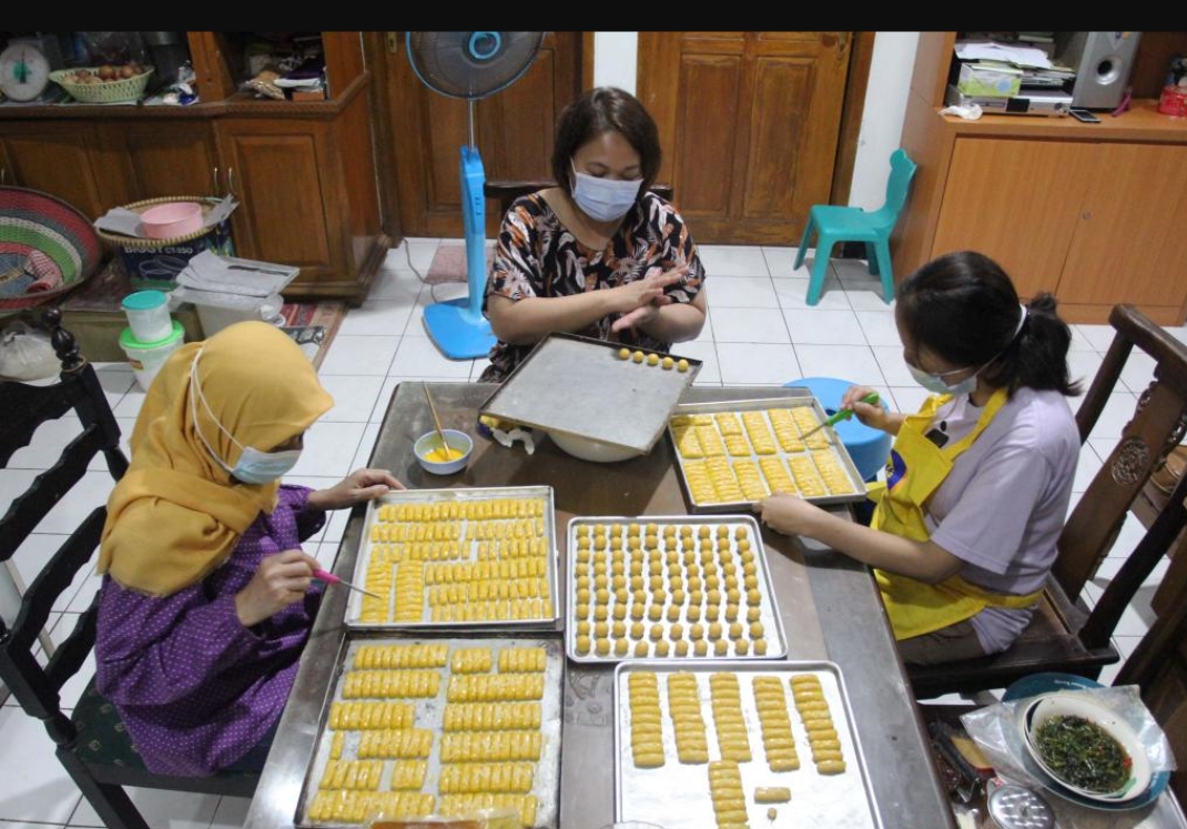 Kue Lebaran Mulai Muncul, Pedagang Optimistis Penjualan Meningkat Jelang Idulfitri