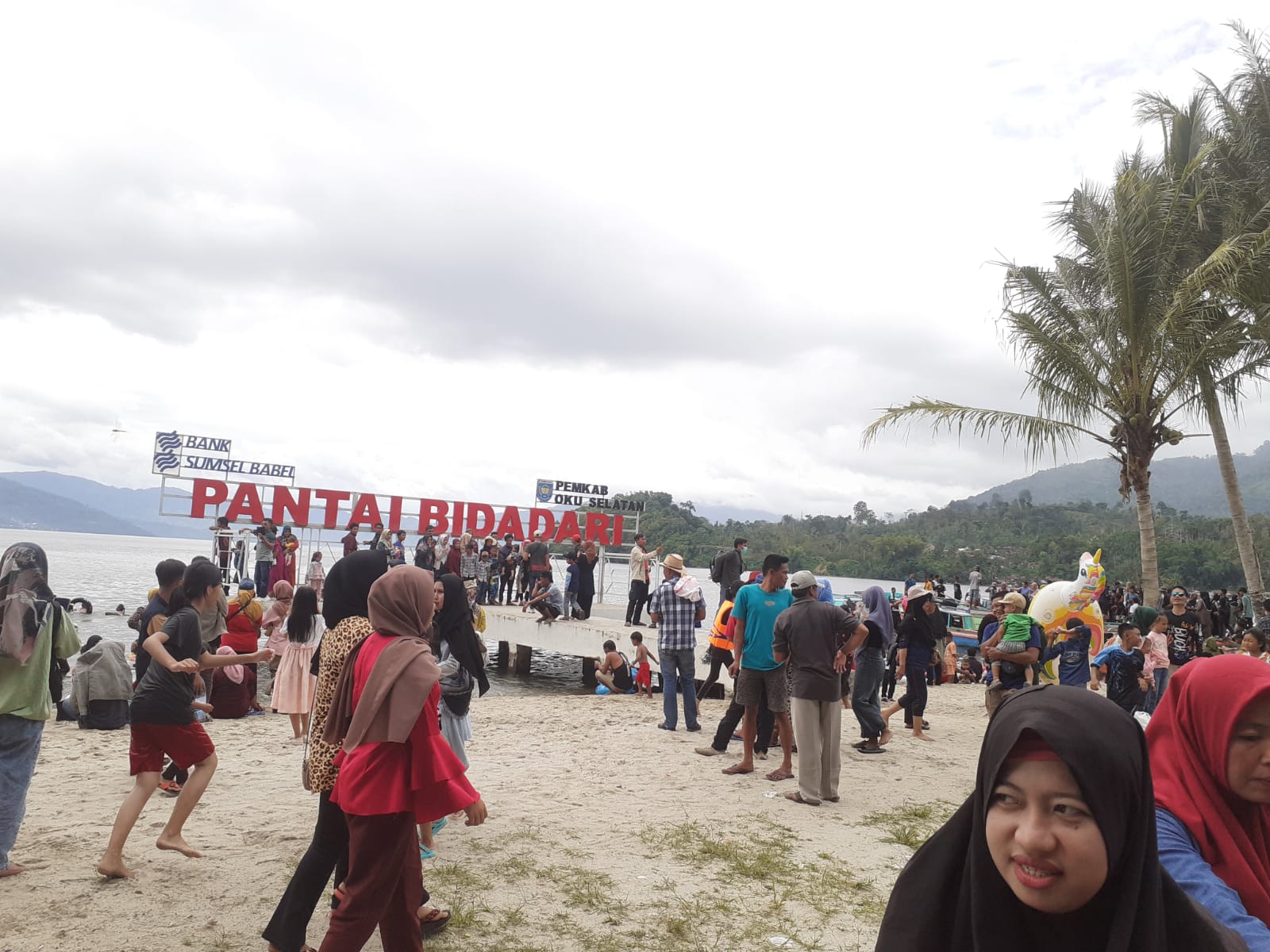 Pantai Bidadari Tetap Menjadi Destinasi Wisata Favorit di Danau Ranau