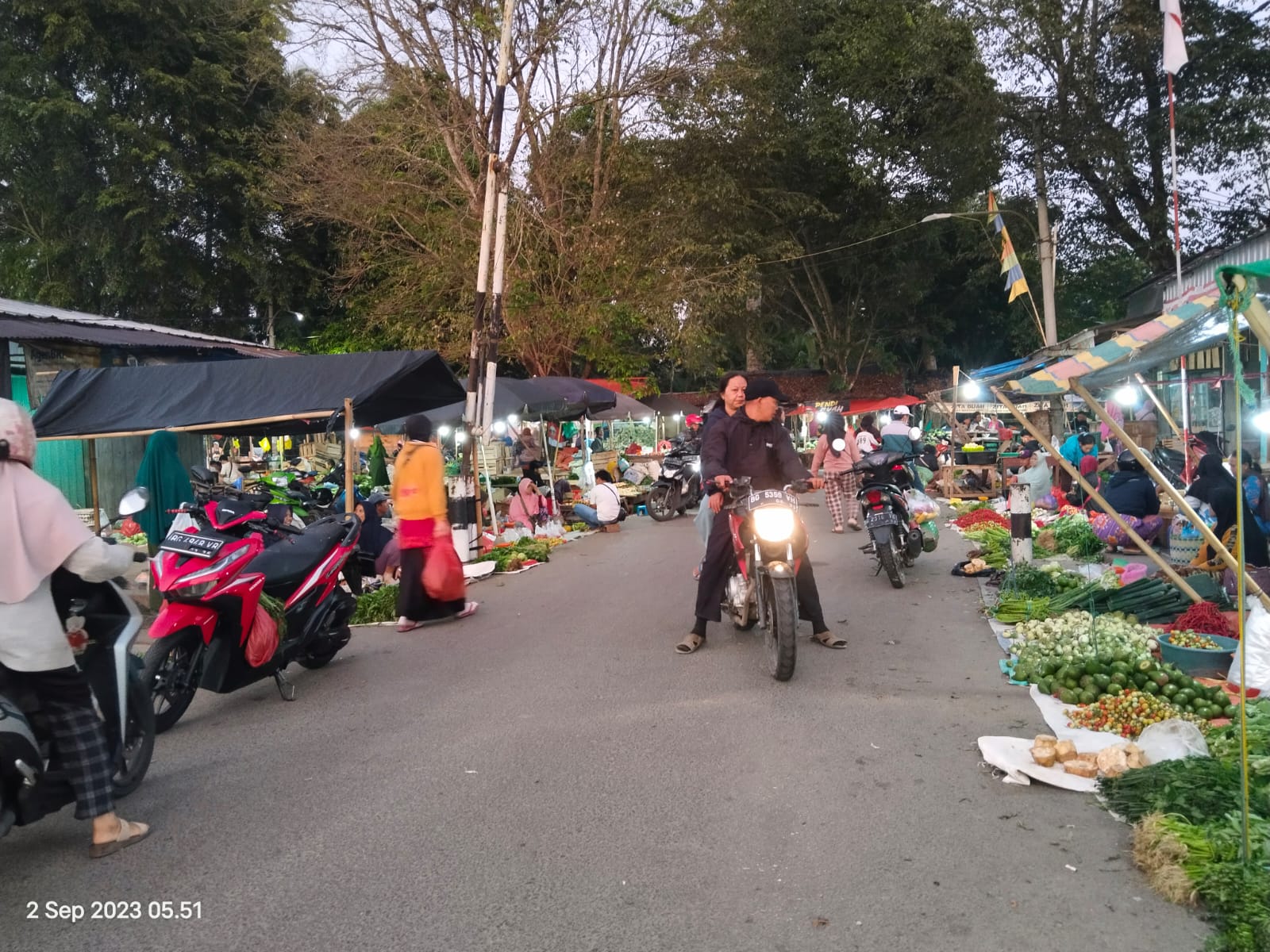 Mengapa Pasar Tradisional Saka Selabung Mauaradua Selalu Diserbu pagi Hari, Ternyata Ini Jawabanya