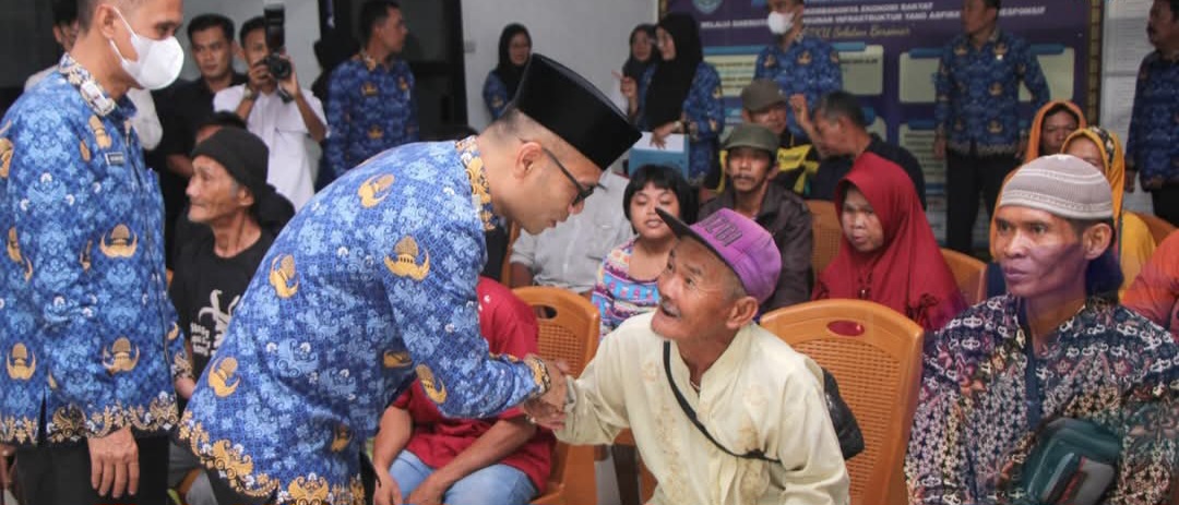 Sekda OKU Selatan Salurkan Bantuan Korpri