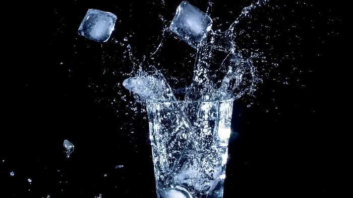 Rahasia Tersembunyi Minum Air Es, Ternyata Ini Bahaya yang Mungkin Tidak Kamu Sadari !