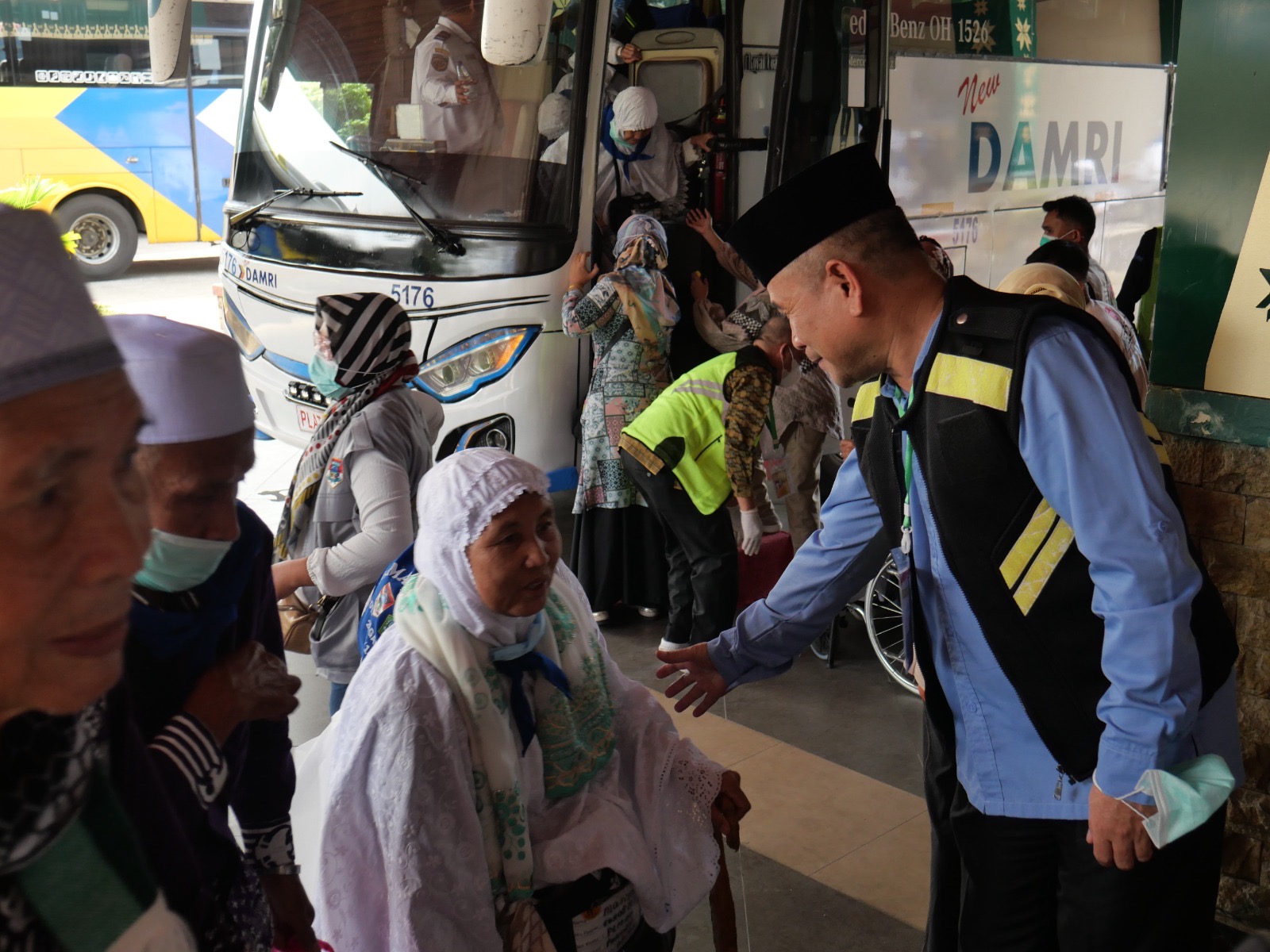 Kepulangan Damai: Jemaah Haji Palembang Berbagi Pengalaman