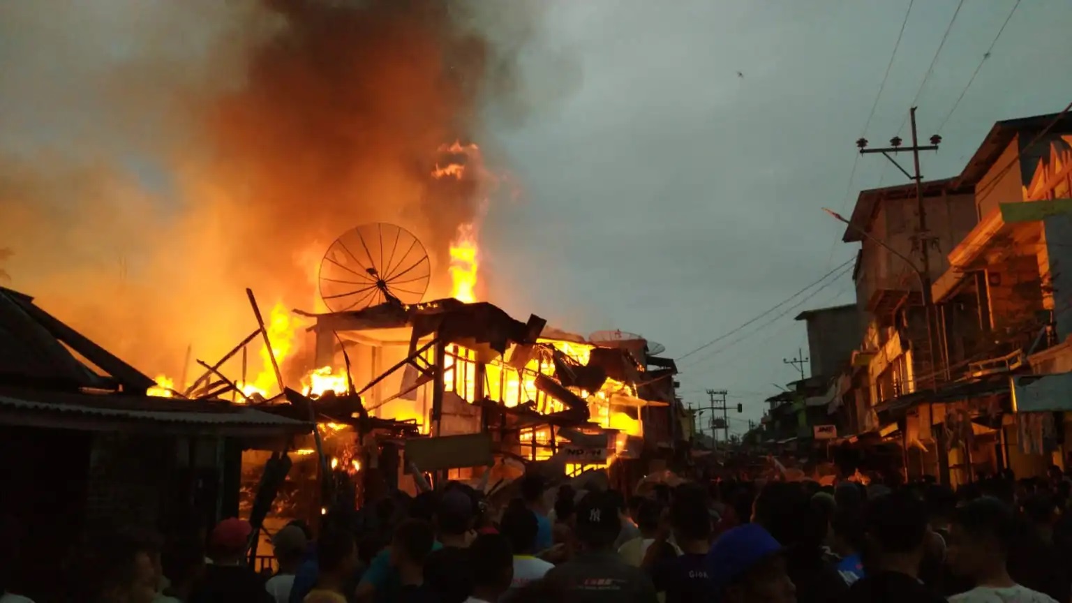 Jelang Berbuka Puasa, Api Lalap Rumah Warga Pasar Pendopo