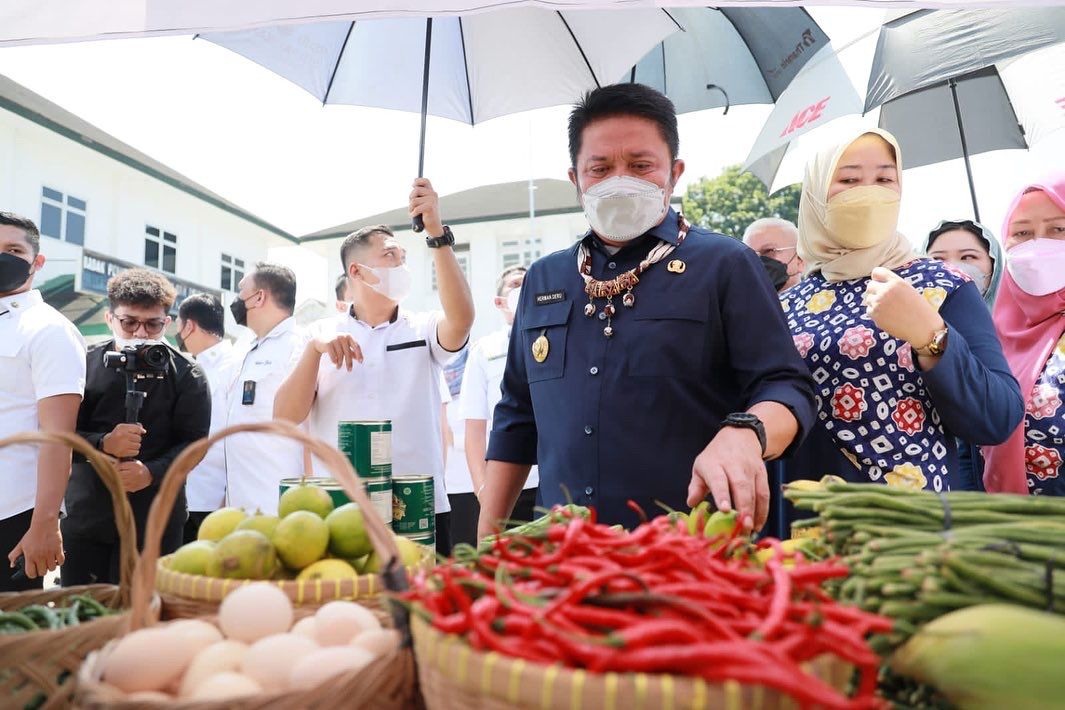 Herman Deru Perpanjang Pasar Murah Ramadhan hingga Empat Hari 