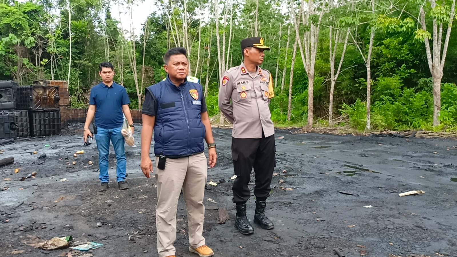 Ditreskrimsus dan Tim Gabungan Bongkar Ratusan Illegal Refinery di Babat Toman secara Mandiri