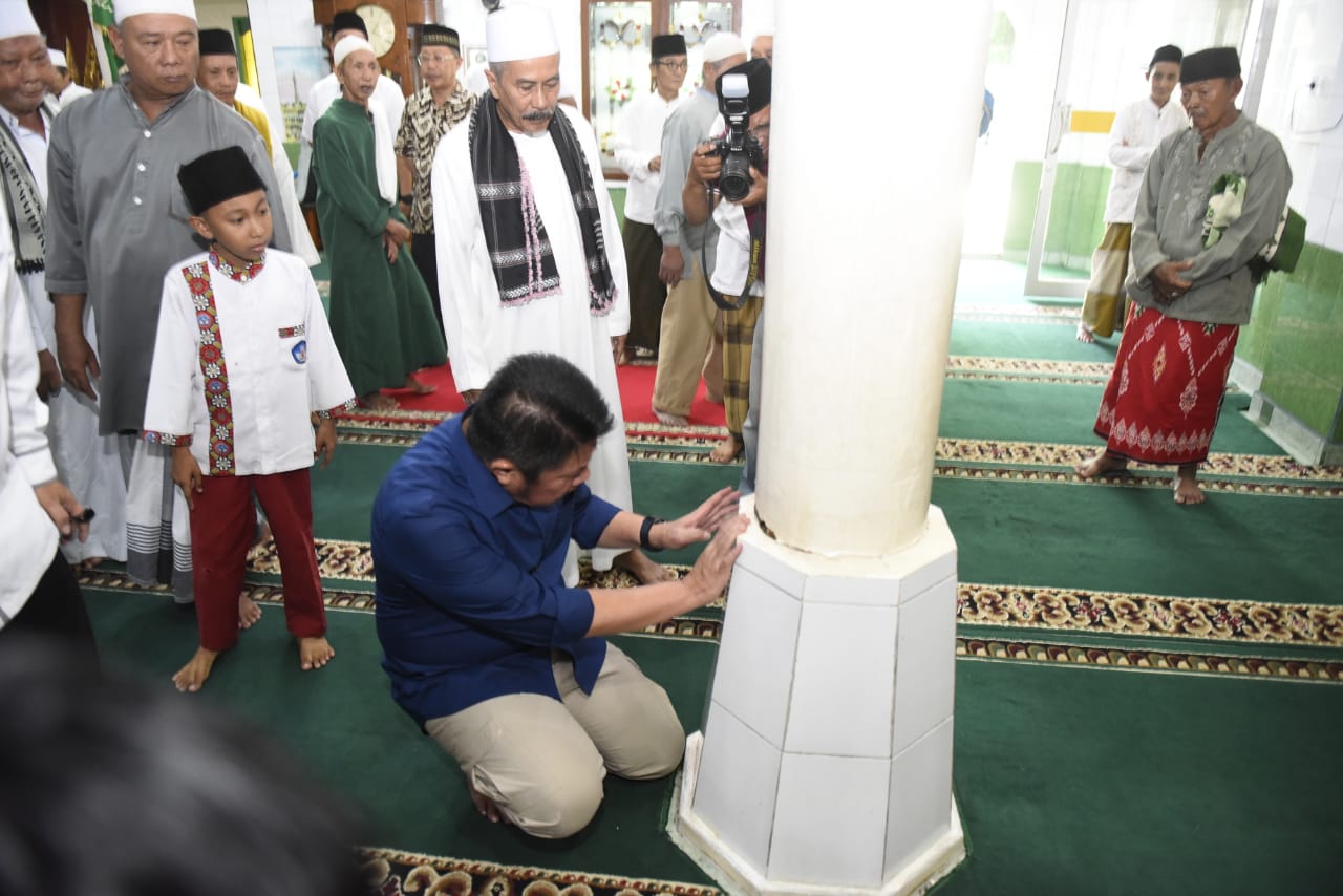 Safari Jum'at di Masjid Suro, Herman Deru : Ini Masjid Bersejarah Yang Harus Dipertahankan Keasliannya