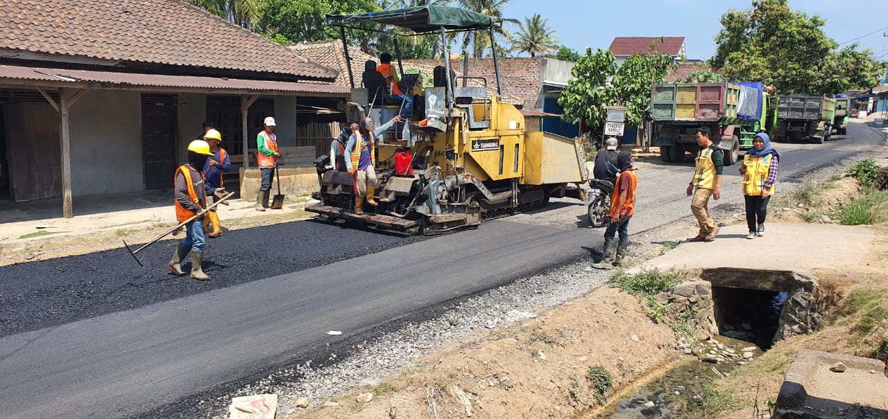 Bupati OKU Selatan Popo Ali Lakukan Monev Proyek Perbaikan Jalan Buay Pemaca