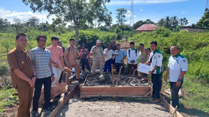 Kades Muaradua Kisam Bangun Jalan Setapak Untuk Bantu Warga