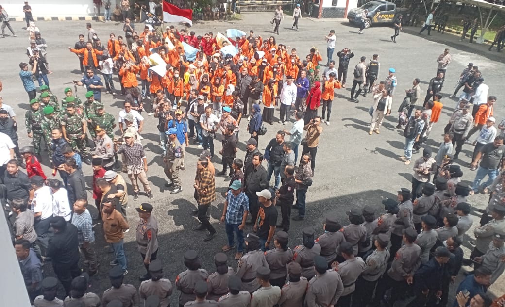 500 Personel Gabungan Amankan Demo Mahasiswa di OKU, Tuntut DPR Dibubarkan dan Reformasi Polri