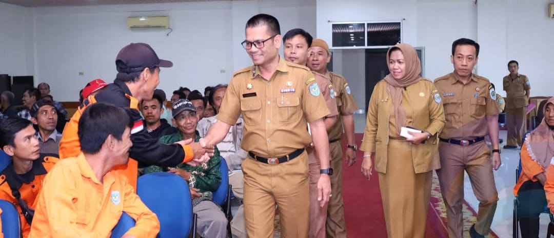 Sekda OKU Selatan Gelar Rapat dengan Petugas Kebersihan untuk Tingkatkan Pengelolaan Sampah