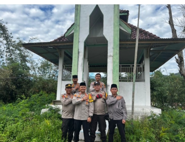 Kapolres OKUS Berkunjung Ke Polsek Pulau Beringin Dalam Rangka Apel Pamit