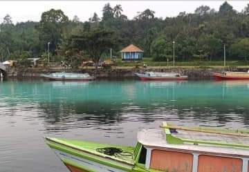 Danau Berubah Warna Ini Penjelasan Warga, Dinas Lingkungan Hidup Segera Turunkan Tim Ambil Sampel Air dan Ikan