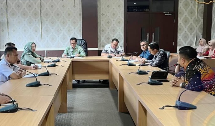 Asisten II Setda OKU Selatan Pimpin Rakor Penataan PKL dan Parkir di Kota Muaradua