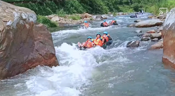 Tenggalingan Tubing River Menjadi Destinasi Baru untuk Wisata Riafting di Sindang Danau