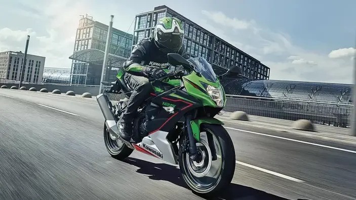 Kawasaki Ninja Series: Motor Sport Sangar dengan Harga Terjangkau 11 jutaan
