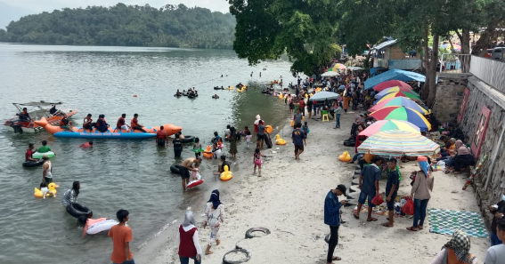 5 Objek Wisata di Kawasan Wisata Danau Ranau yang Populer Untuk Liburan Tahun Baru