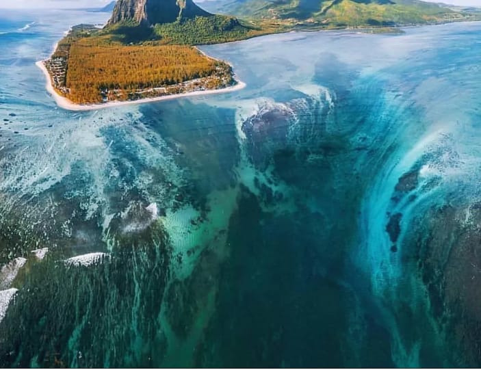 Denmark Strait Cataract: Rahasia Air Terjun Terbesar dan Tertinggi di Dasar Laut