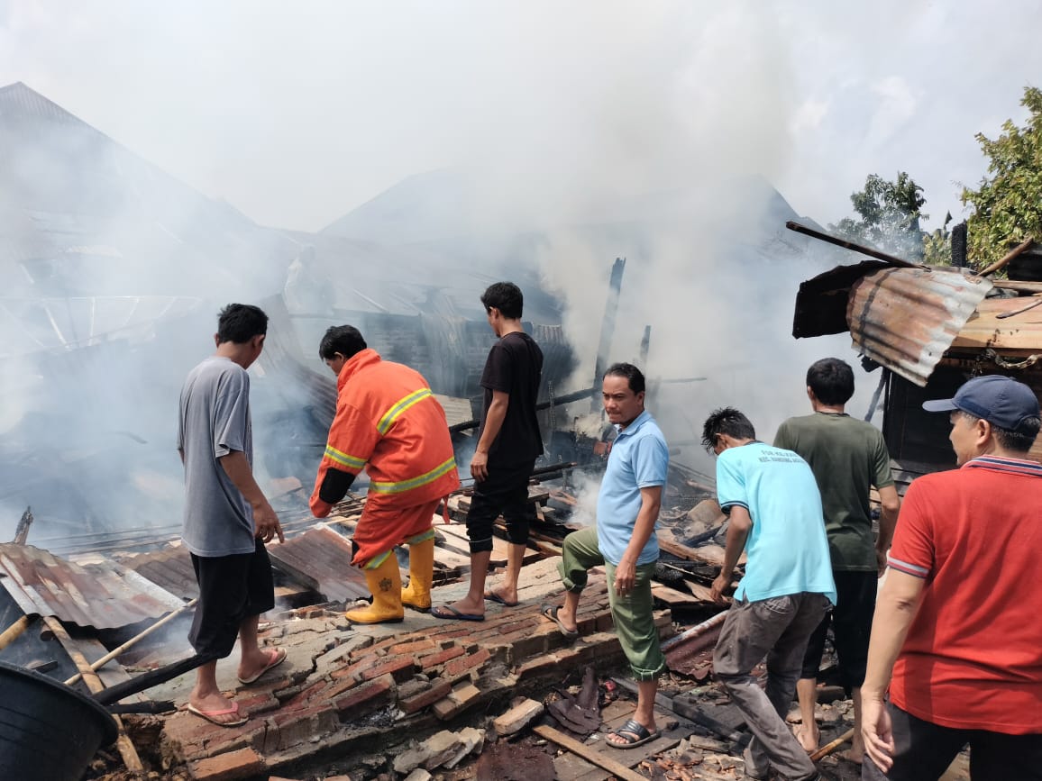 BREAKINGNEWS, Si Jago Merah Mengamuk Lagi, Rumah Kontrakan di Bandar agung Ludes