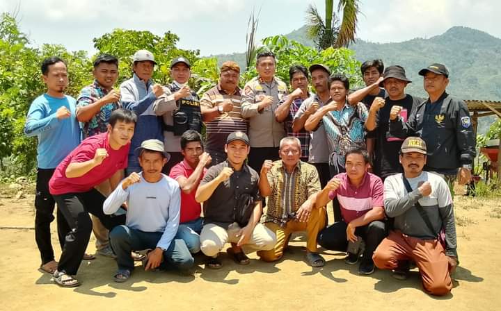 Kapolres OKU Selatan Melakukan Kunjungan Ke Desa Sadau Jaya Terkait Karhutla