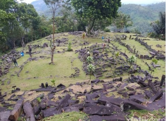 Gunung Padang Disebut Situs Tertua Di Dunia Mengalahkan Piramida Giza di Mesir