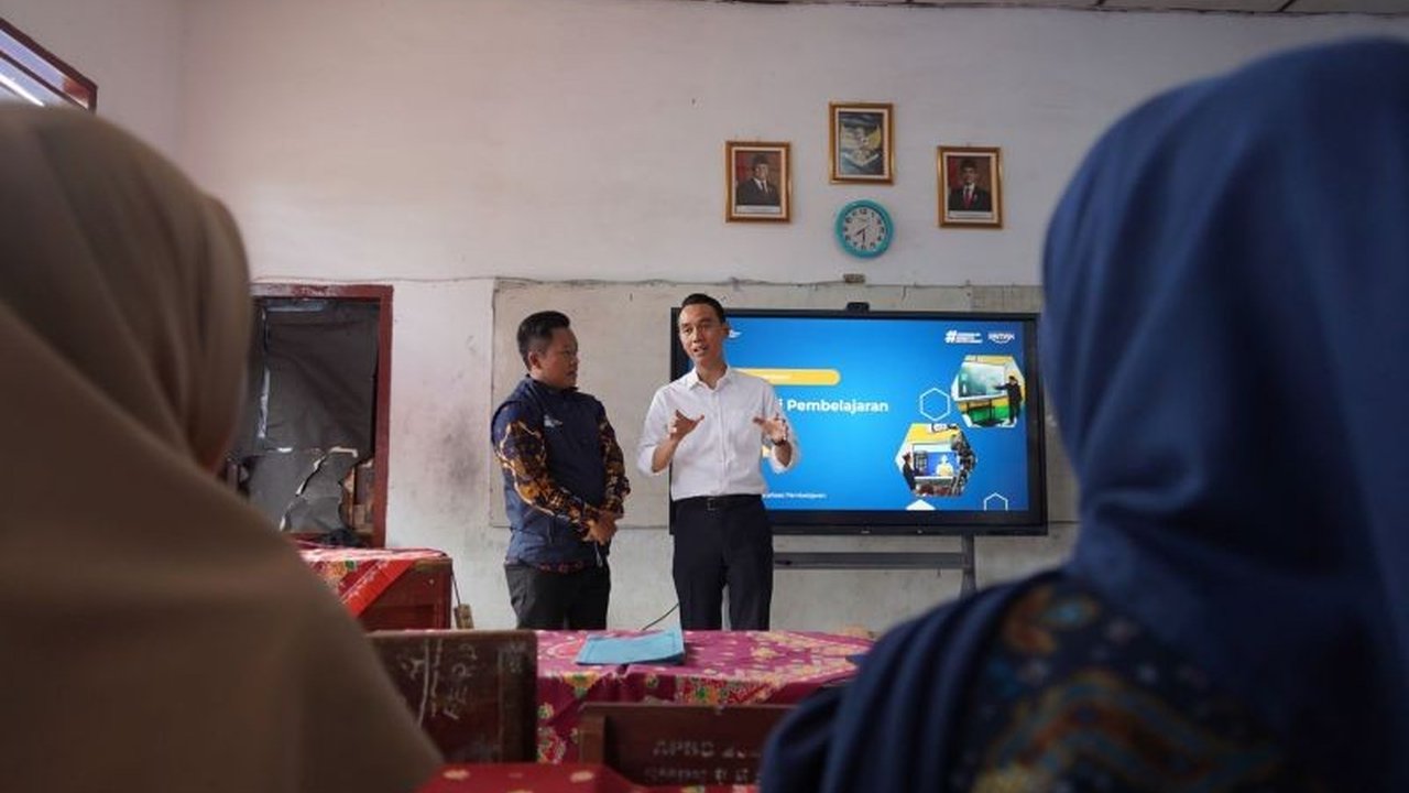 Pemerintah Percepat Program Digitalisasi Sekolah, Targetkan 10 Ribu Unit Tahun Ini
