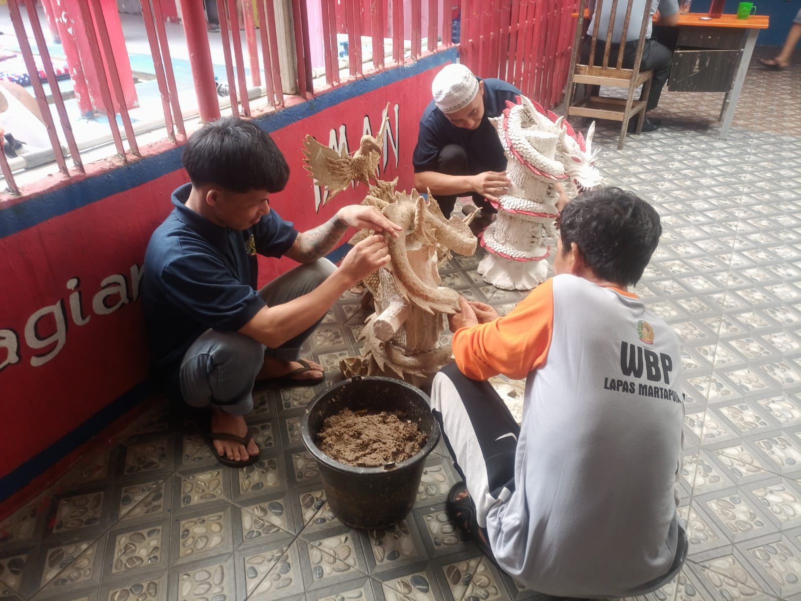 Dari Lapas Martapura, Kerajinan Patung Naga Dipesan Hingga Jakarta dan Bali