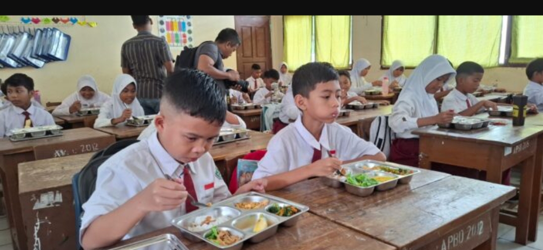 Program Makan Bergizi Gratis Dinilai Jadi Tameng Ekonomi di Tengah Ketidakpastian Global