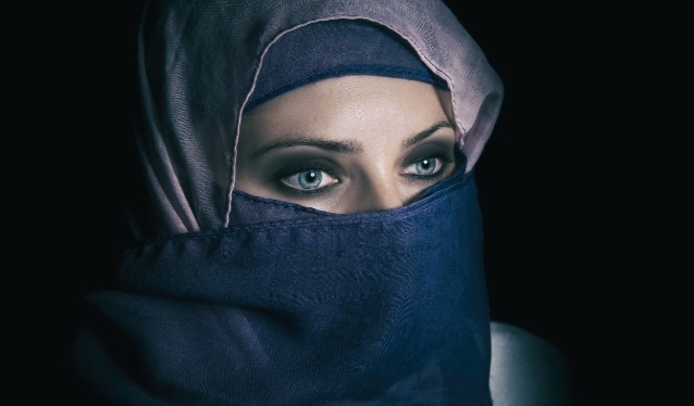 Berpakaian sesuai Ajaran Islam, Pentingnya Menutup Aurat dan Memahami Batasan Penggunaan Jilbab