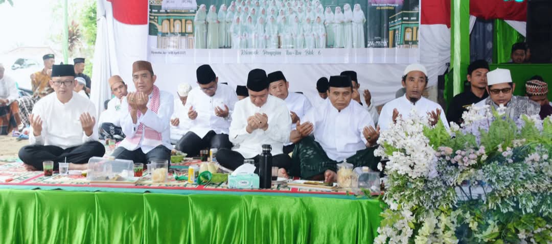 Wabup OKU Selatan Hadiri Pengajian Akbar dan Halal Bihalal di Sipatuhu