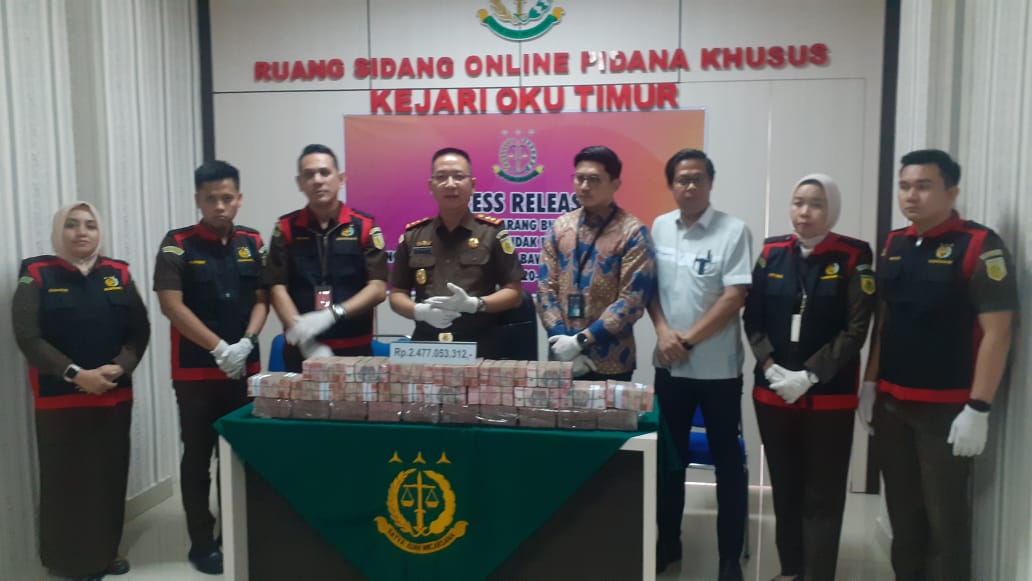 Kejari OKU Timur Sita Uang Rp 2,4 Miliar dalam Kasus Korupsi Dana Hibah Bawaslu OKUT