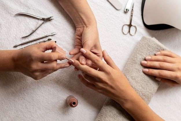 Tips Membersihkan Nailart Tanpa Ke Salon
