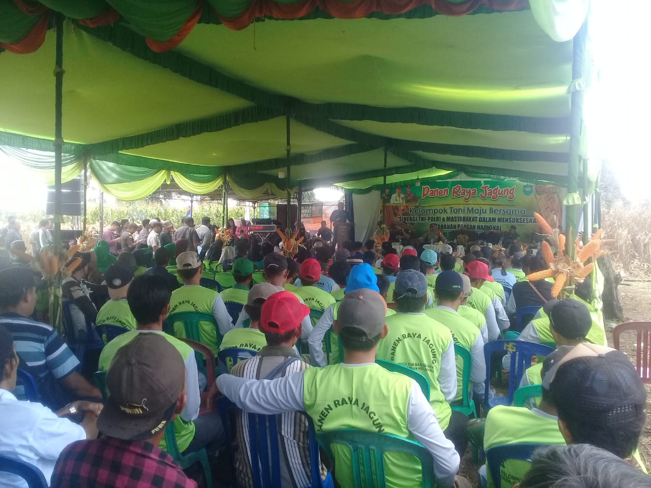 Masyarakat Desa Karang Agung dan Lubar Harapkan Akses Jalan Yang Bagus di Daerah Talang Tengah