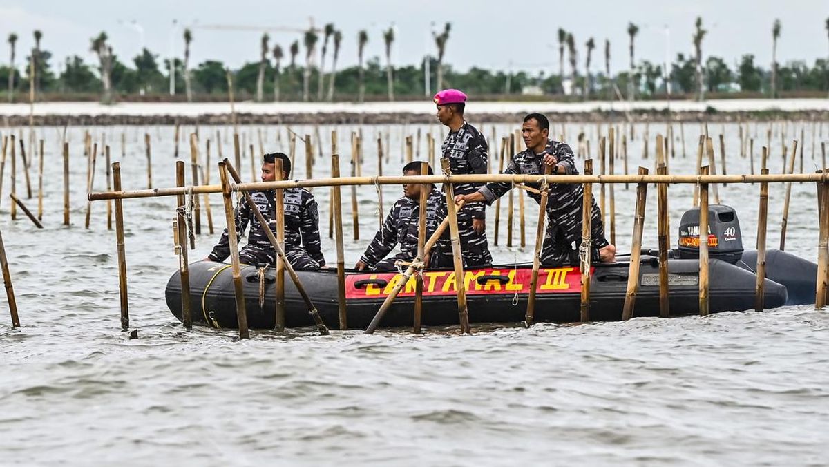 Menteri KKP, Sertifikat HGB di Pagar Laut Tangerang Ilegal