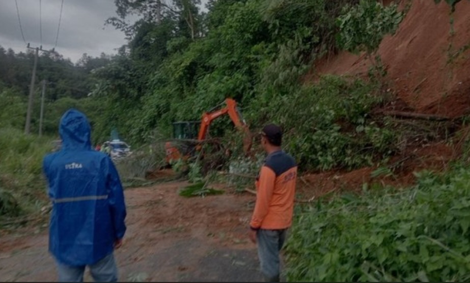 Bencana Longsor dan Banjir Landa Kabupaten OKU Selatan: Intensitas Hujan Tinggi Jadi Penyebab