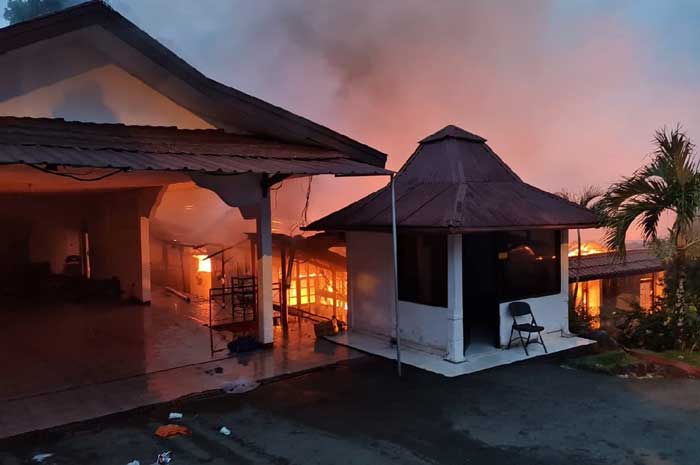 Tidak Tersisa, Rumah Dinas Kapolda Papua Habis Terbakar