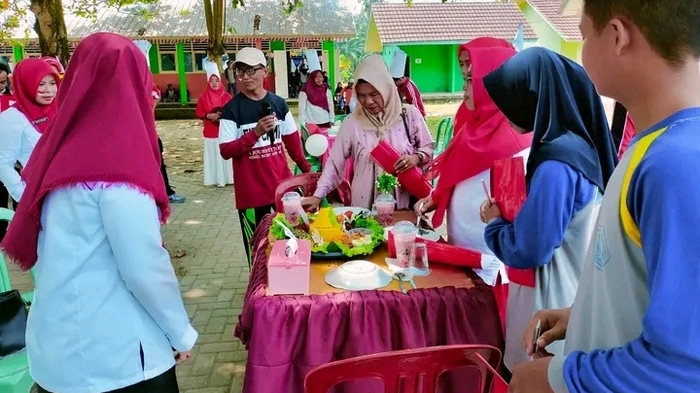 SMPN 01 Simpang Gelar Lomba Tumpeng dalam Rangka Perayaan HUT RI ke-78