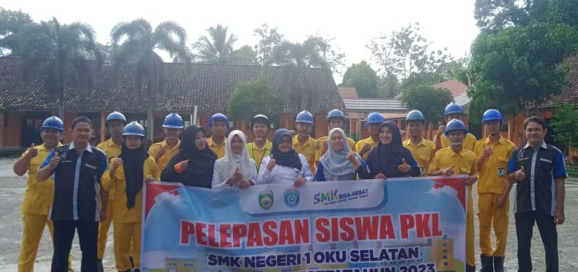 19 Siswa SMKN 1 OKUS PKL ke Dunia Industri