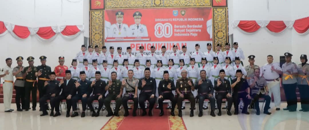 Bupati OKU Selatan Abusama Kukuhkan Paskibraka 2025