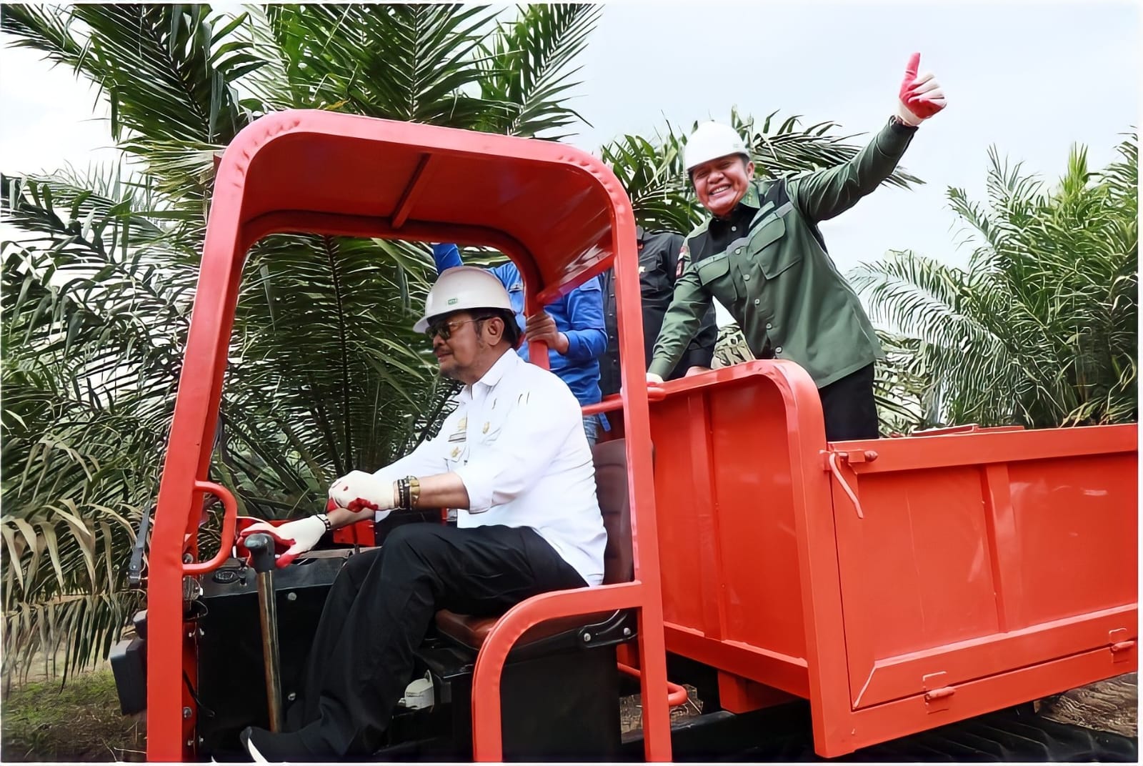 Gubernur Herman Deru Dampingi Mentan RI Panen PSR Terbesar di Indonesia
