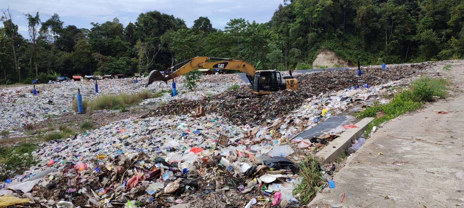 Pasokan Sampah Terus Meningkat di TPA Desa Pelawi OKU Selatan