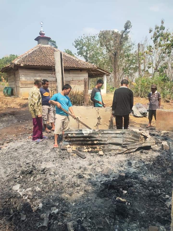 Kebakaran di Desa Bandar Kabupaten OKU Selatan Mendorong Peringatan dari Bupati OKUS