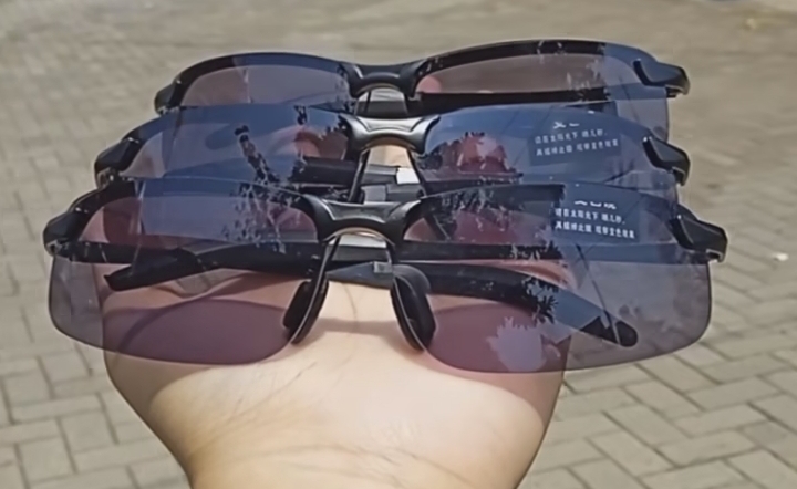 Kacamata Anti-Radiasi, Yang Pengen Lebih Style dan Kelindungan Mata Dalam Satu Produk