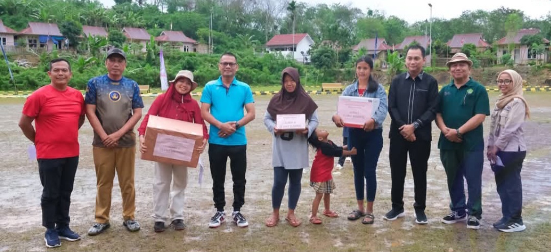 Masyarakat Antusias Meriahkan Lomba Gantung Caping Pemkab OKU Selatan
