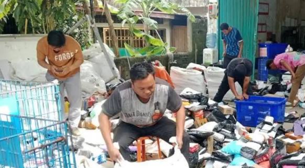 Pengiriman Paket di Palembang Melonjak, Kurir Kewalahan Antar Hingga 400 Paket per Hari