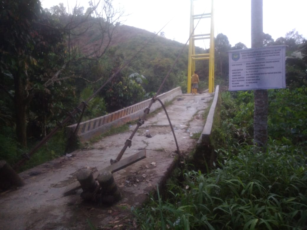 Pemkab OKUS Rehab Jembatan Gantung Desa Tanjung Beringin