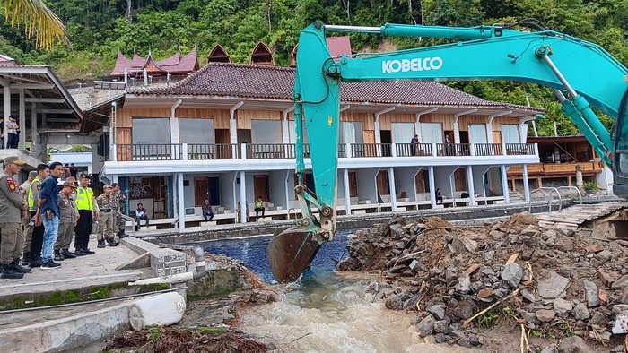 Pasca Keluar Keputusan MA, Hotel Ranau Indah (RI) OKU Selatan dilakukan Eksekusi Pembongkaran 