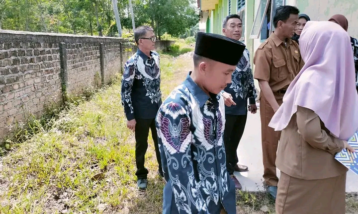 Dukung Kemajuan, Pengurus SMPN-01 Simpang Gelar Rapat Komite