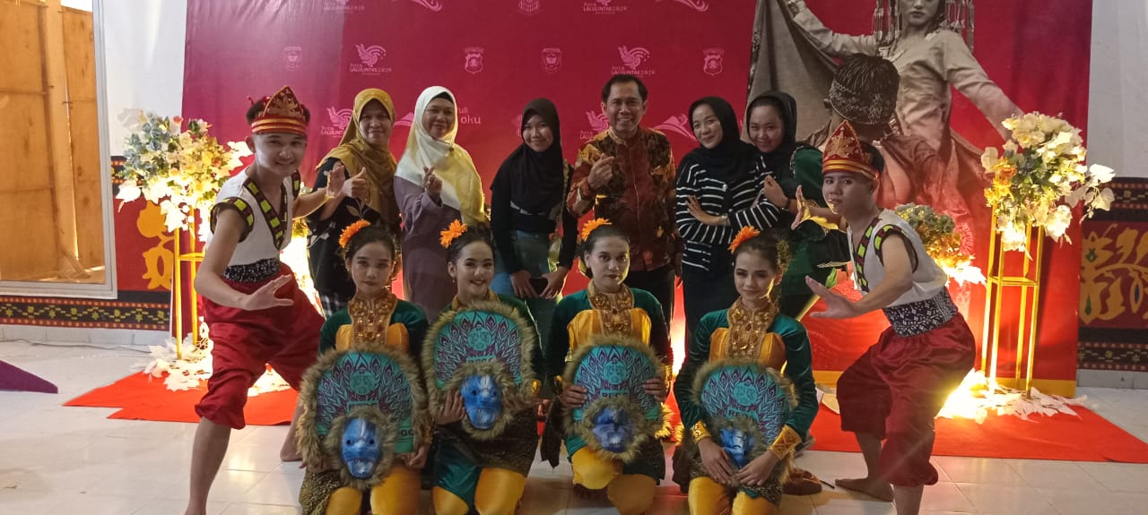 Sanggar Tari Putri Seminung Meriahkan Semi Final Duta Lalu Lintas 2024, Pamerkan Tarian Tradisional Memukau